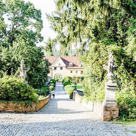 Schlosshotel Obermayerhofen Зеберсдорф Экстерьер фото