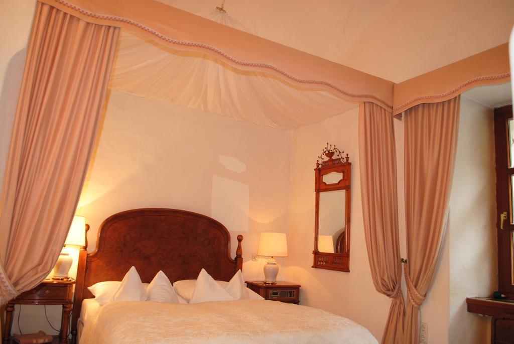 Schlosshotel Obermayerhofen Зеберсдорф Номер фото