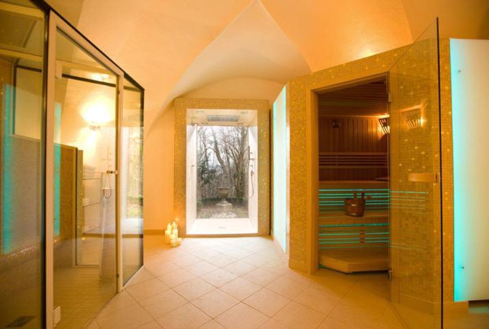 Schlosshotel Obermayerhofen Зеберсдорф Экстерьер фото