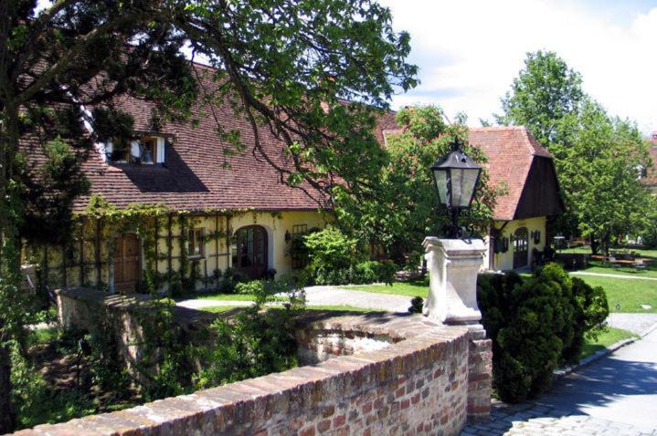 Schlosshotel Obermayerhofen Зеберсдорф Экстерьер фото