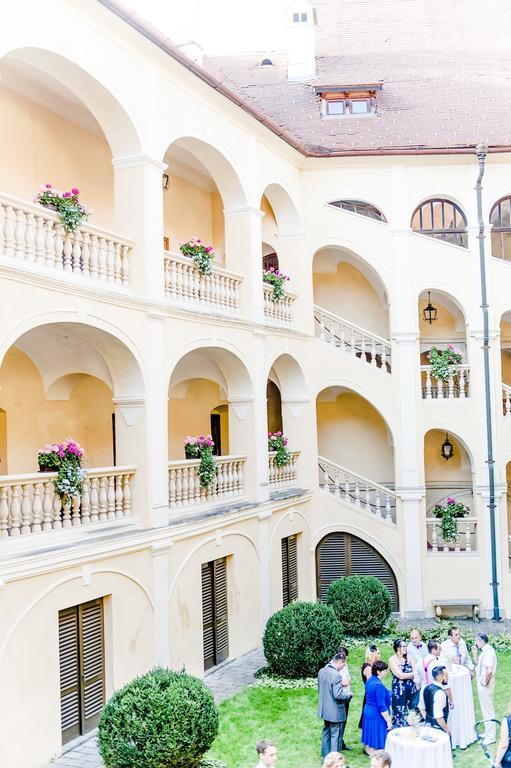 Schlosshotel Obermayerhofen Зеберсдорф Экстерьер фото