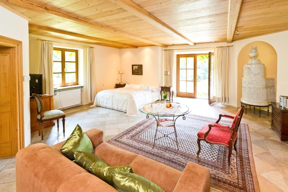 Schlosshotel Obermayerhofen Зеберсдорф Номер фото